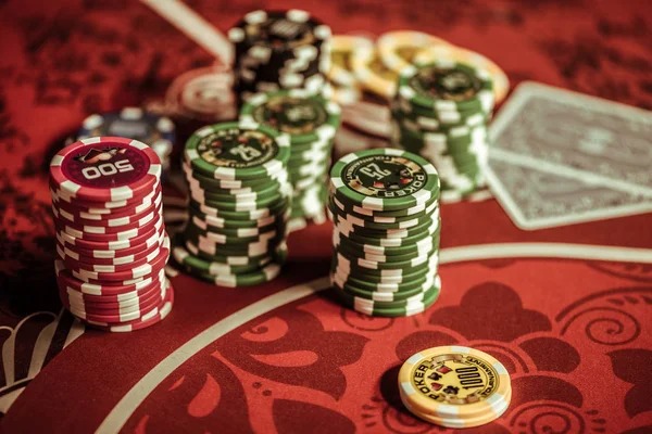 hajitoto slot mobile app interface showing live dealer tables and sports markets