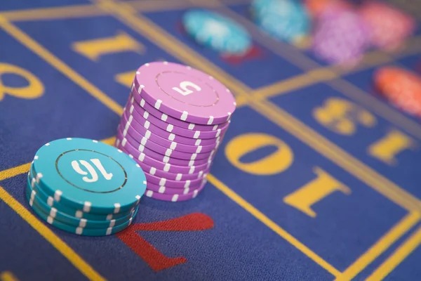 SA Gaming roulette table with live dealer and betting interface on hajitoto slot